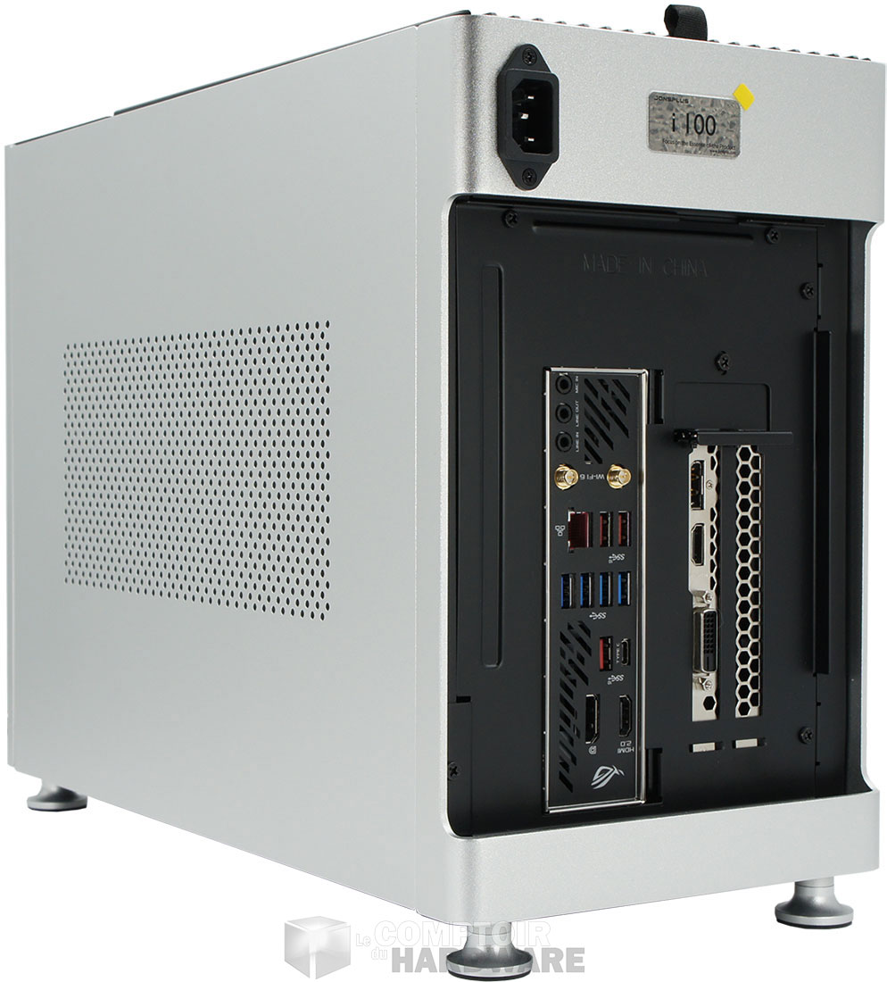 L'arrière du boîtier tel qu'il est d'origine