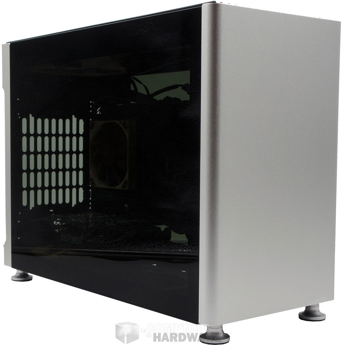 La bestiole avec ses panneaux vitrés