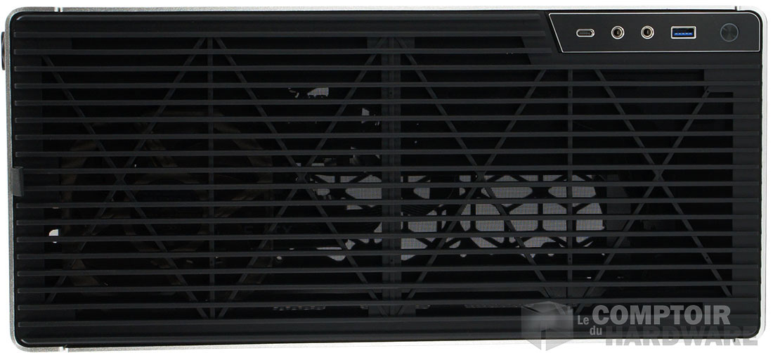 Le dessus du boîtier, aéré, amovible et filtré !