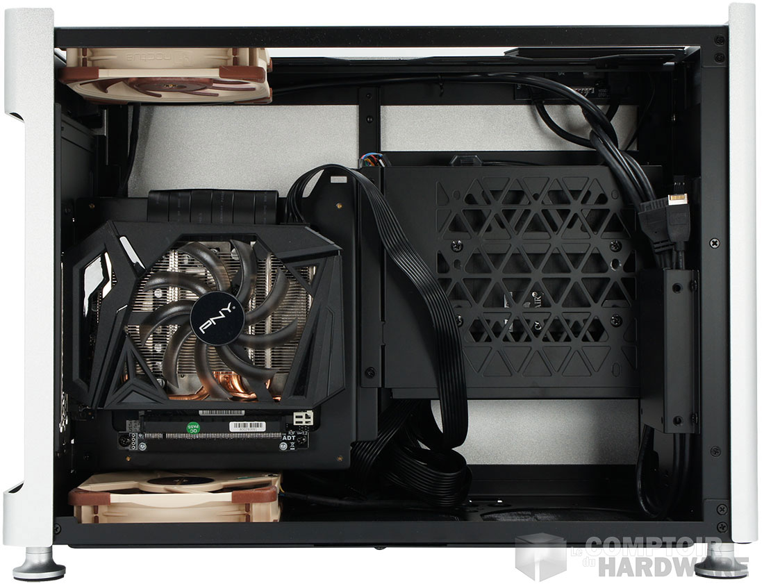 L'intérieur côté GPU. Les Noctua ne sont pas livrés !