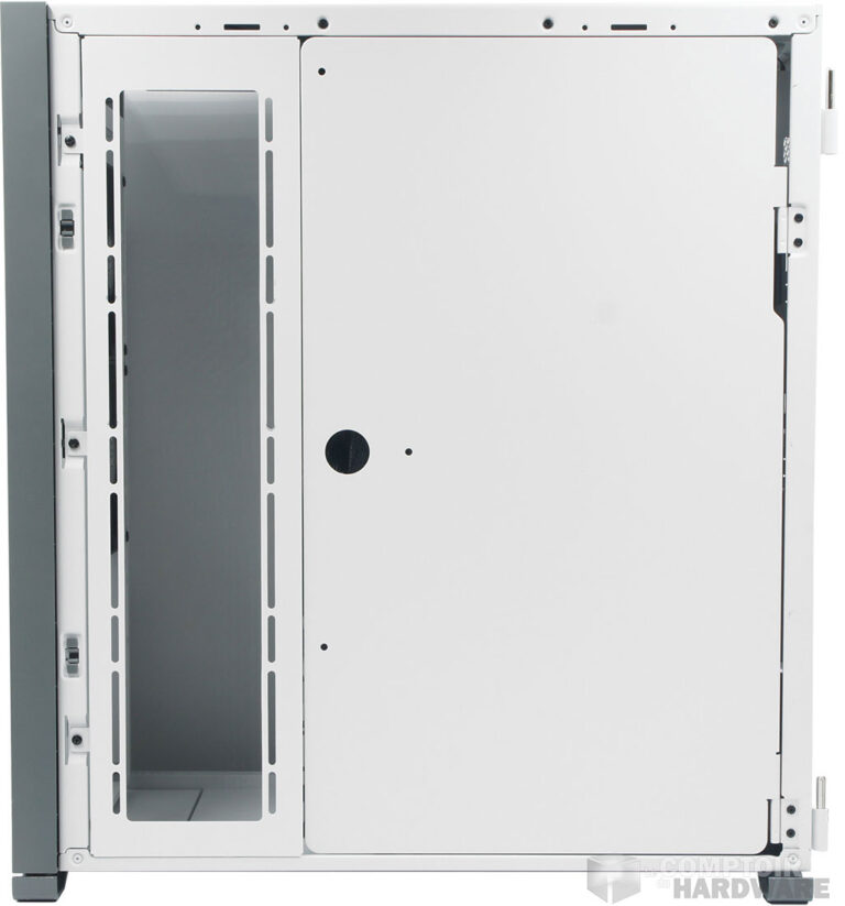 Le cache amovible derrière le plateau