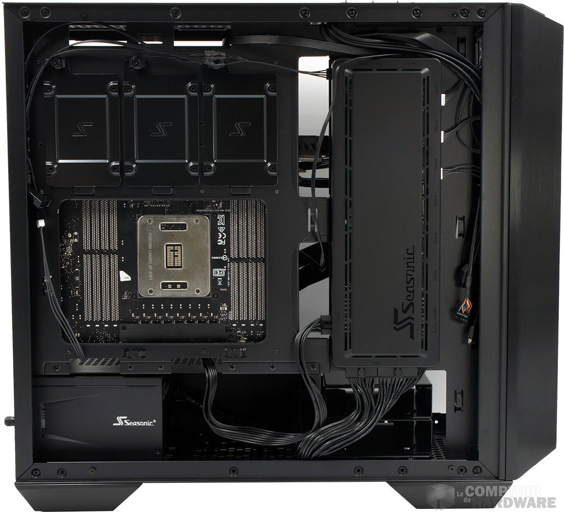 Derrière le plateau cette fois