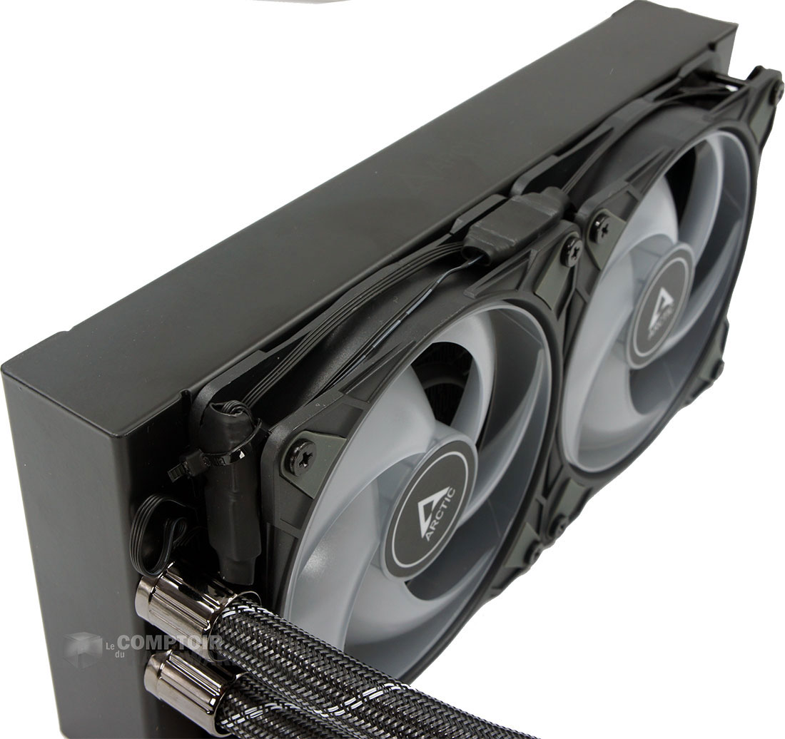 La finition, avec le câblage aRGB