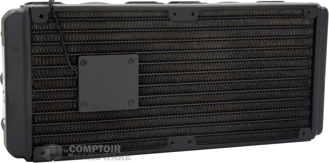 Le radiateur en alu du Lumen S24 RGB