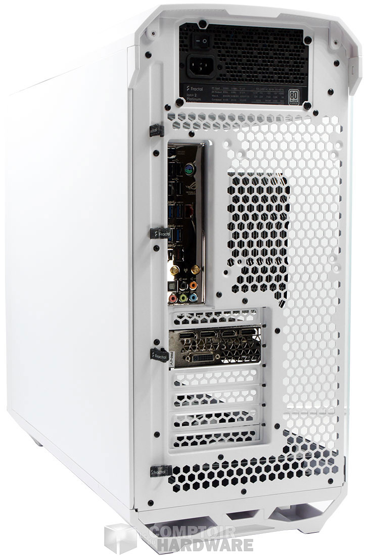 L'arrière sous la lumière éclatante !