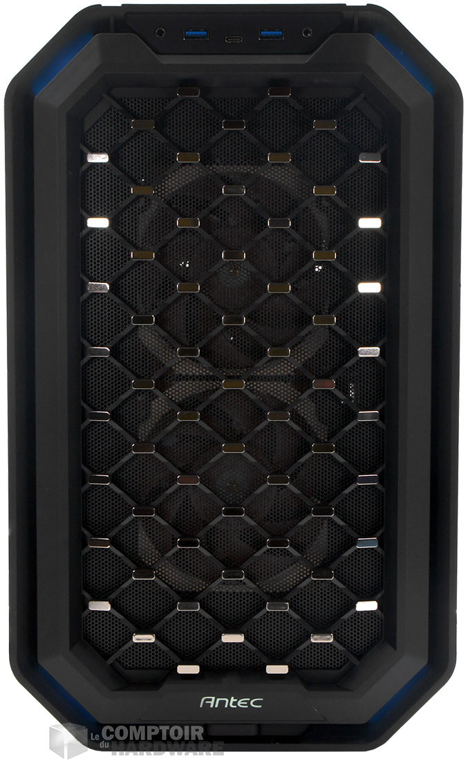 La façade aérée du Dark Cube