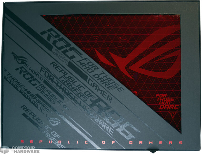 La grosse boite contenant le Kit d'Asus