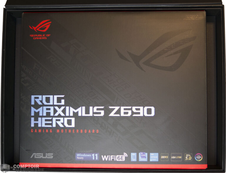 La carte mère en premier