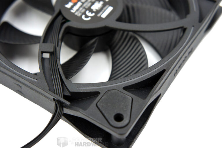 Le liseré arrière et la seconde couche d'amortisseur dans les coins