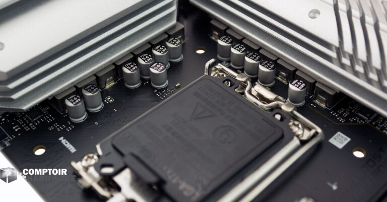 Le socket et les VRM