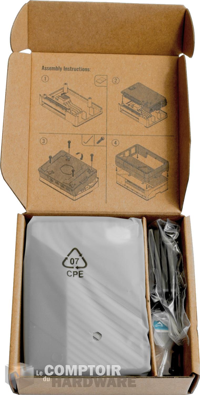 Pi Case 40 : son caarton, ouvert