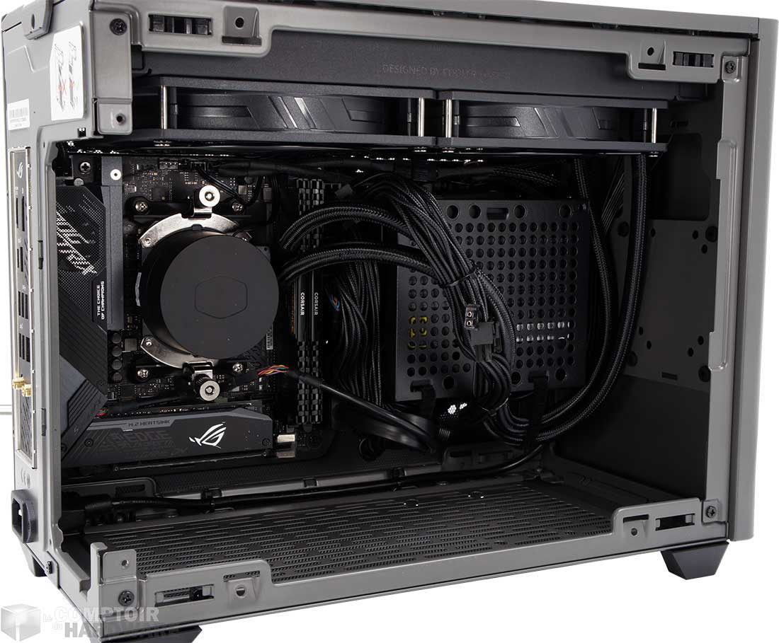 Carte mère en place, support GPU retiré