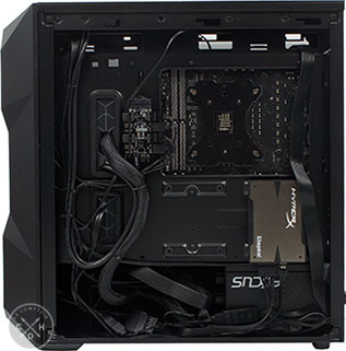 Derrière le plateau