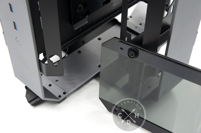 Les fixations des panneaux en verre