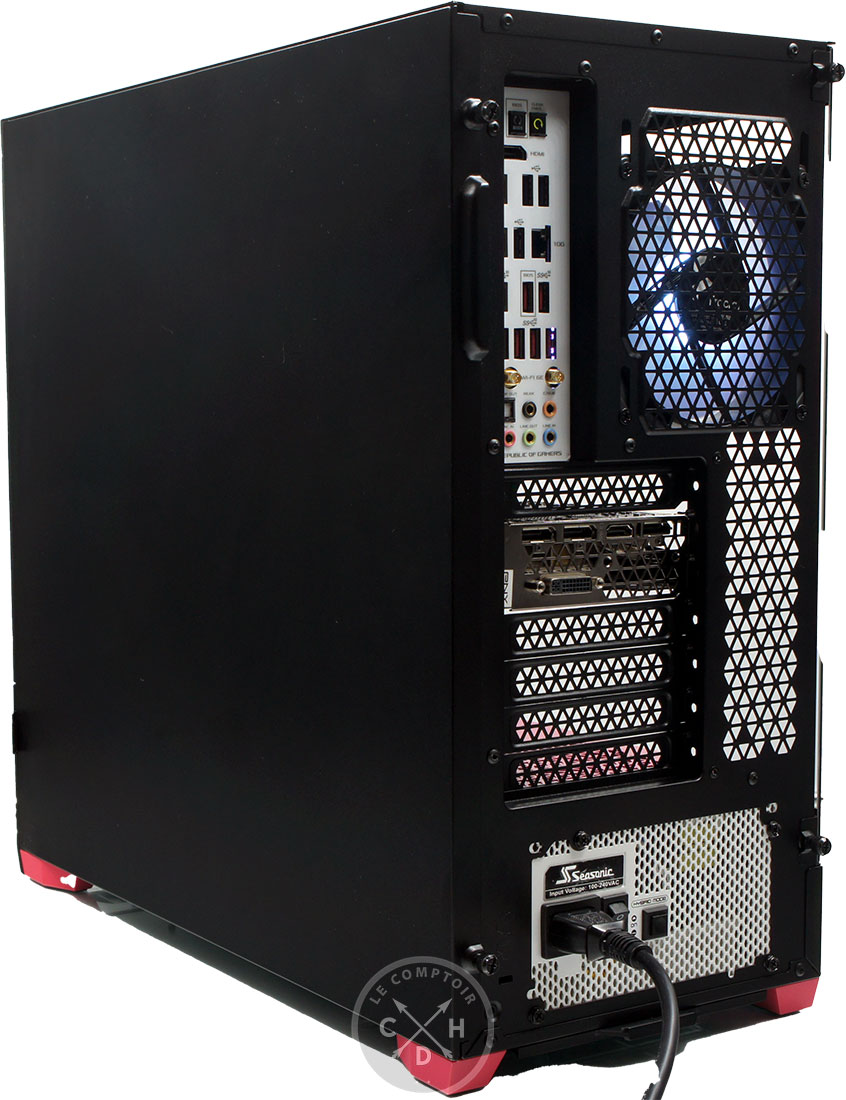 L'arrière, identique sur tous les modèles ATX