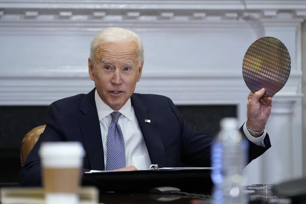 biden avec wafer