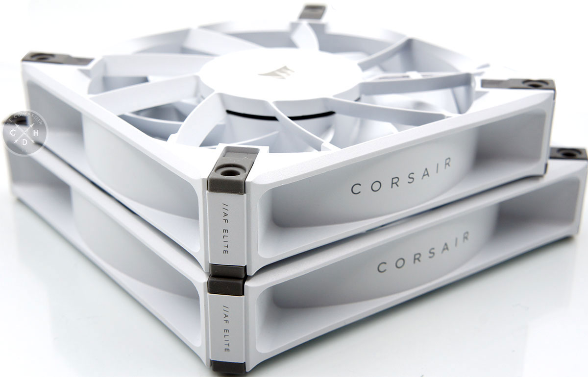 Petits détails de finition sur la série