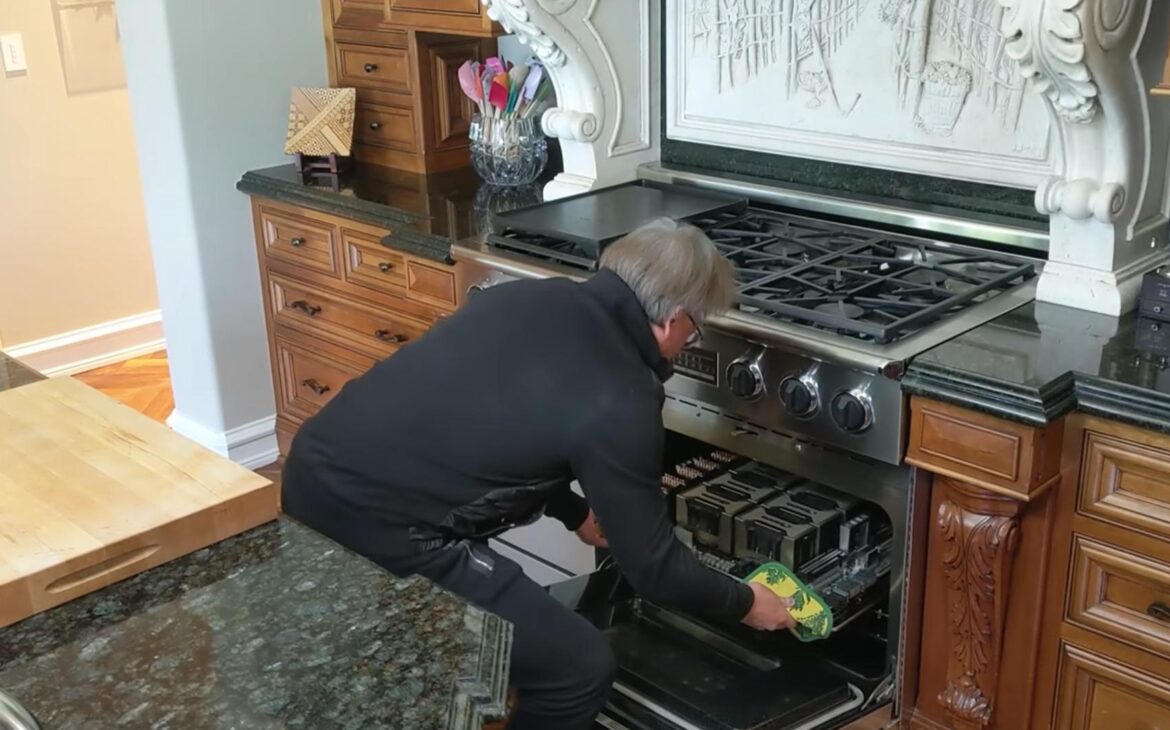 jensen huang a100 sorti du four