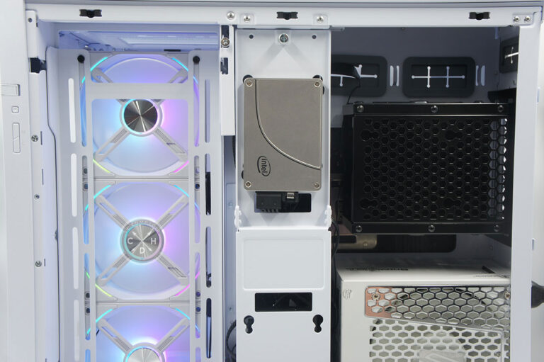 L'emplacement accueillant 2 SSD