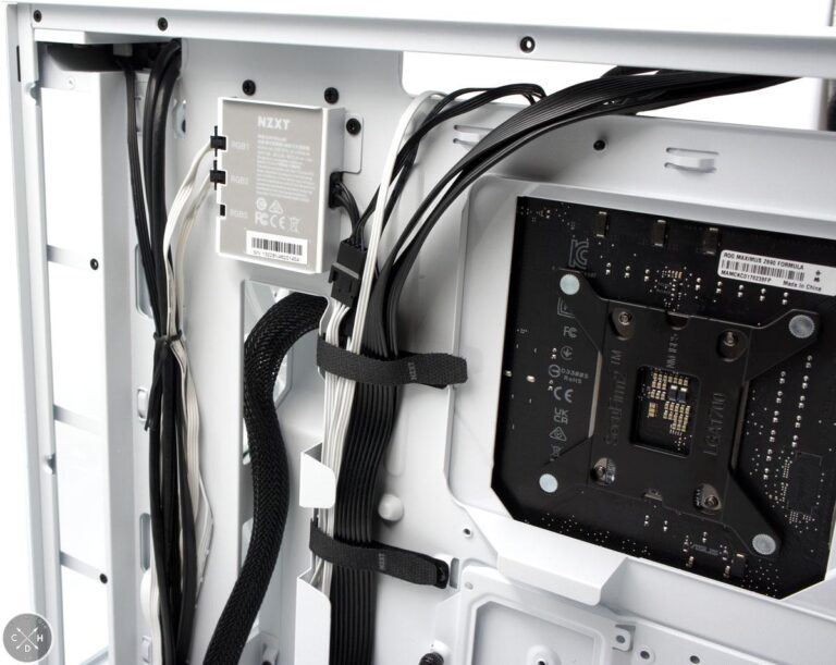 Le hub RGB dans la version Elite