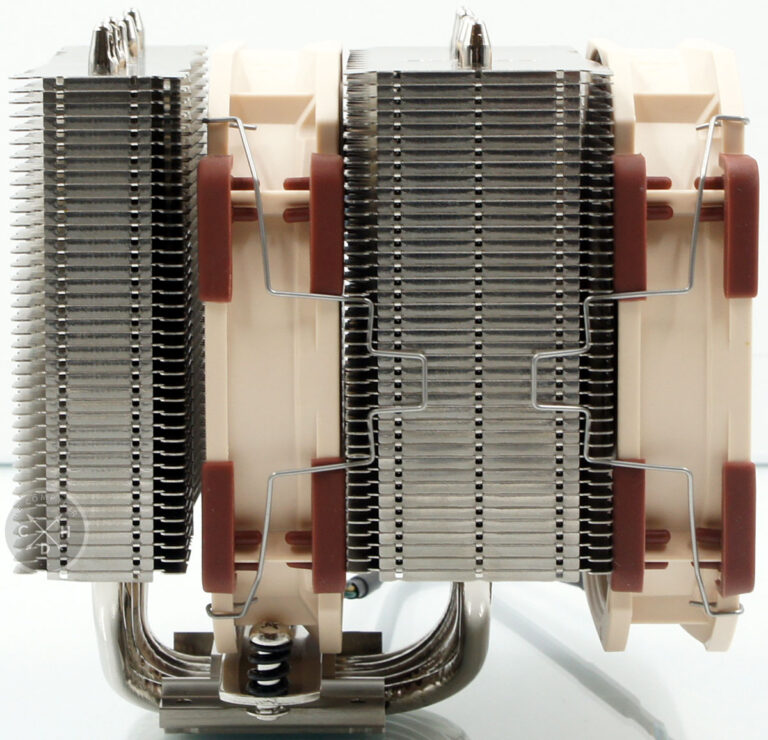 L'épaisseur de la bête avec deux ventilos !