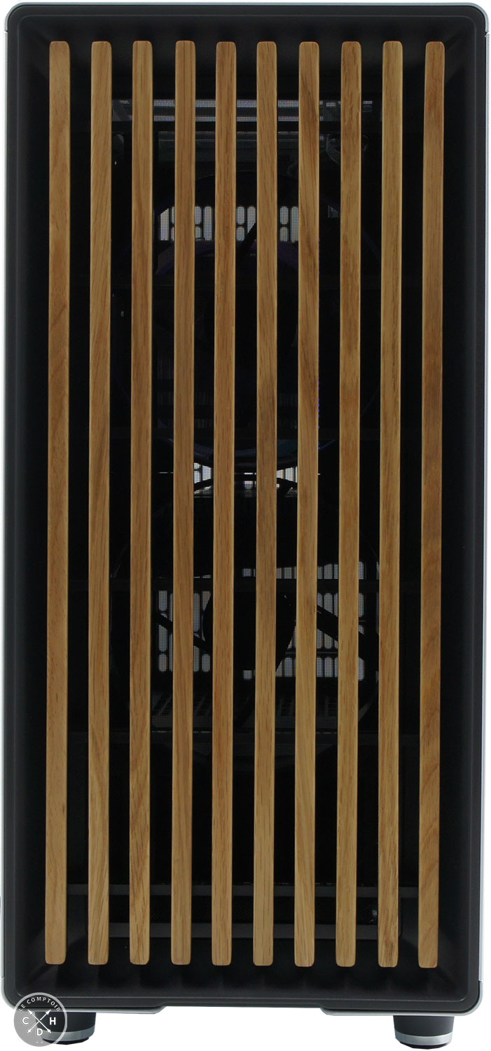 La façade en bois du boîtier