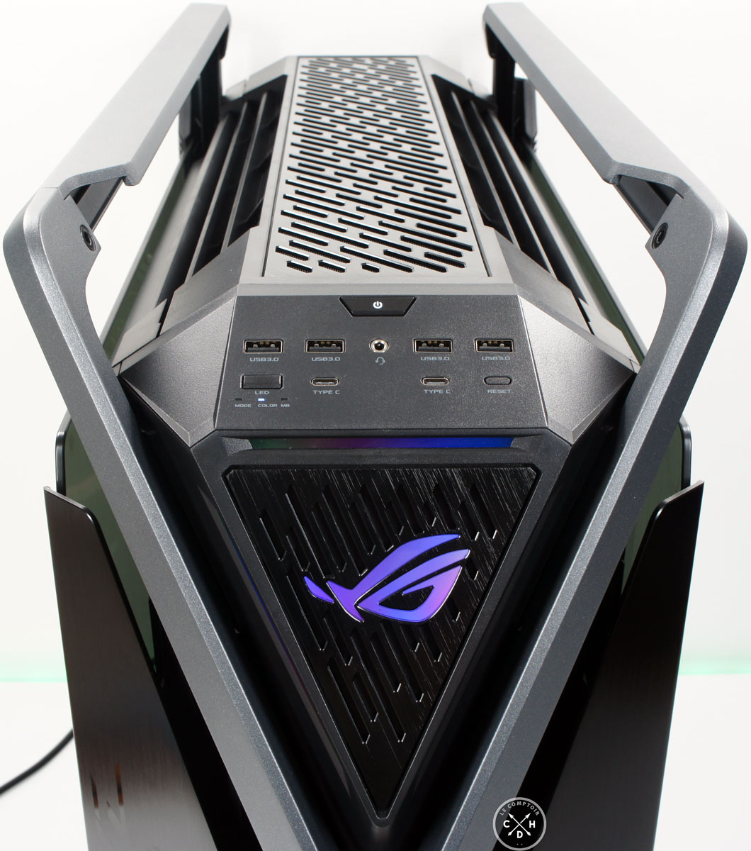 Le haut du châssis et son capot amovible