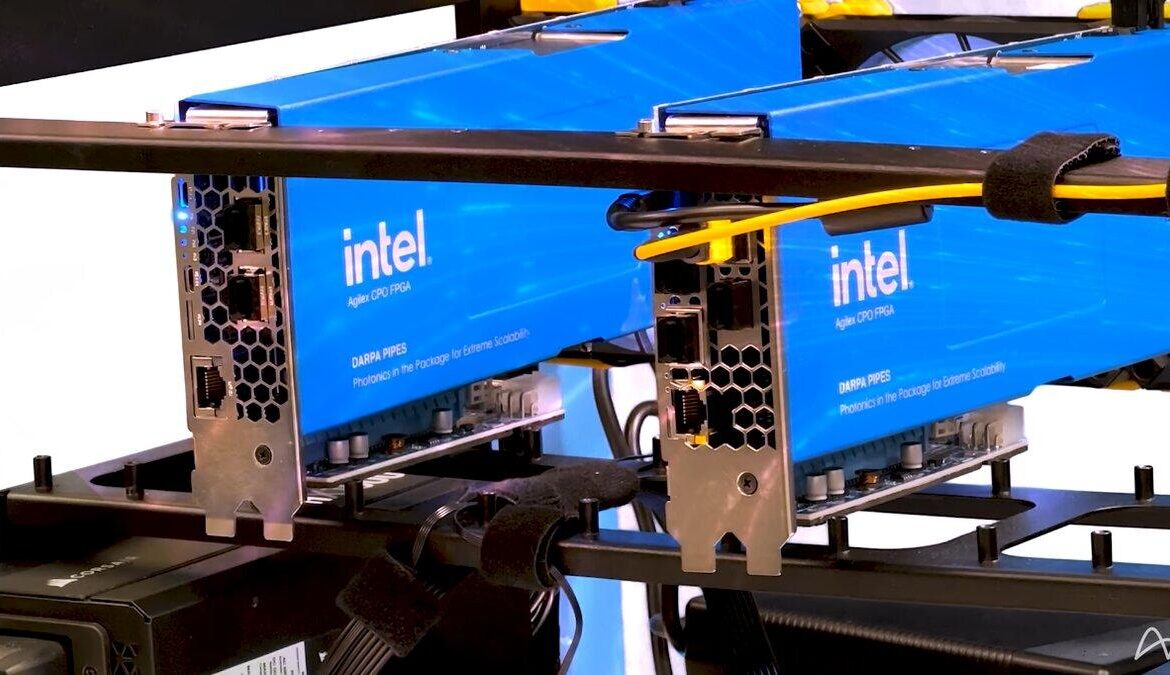 intel ayar labs 4 tbps optical fpga demo