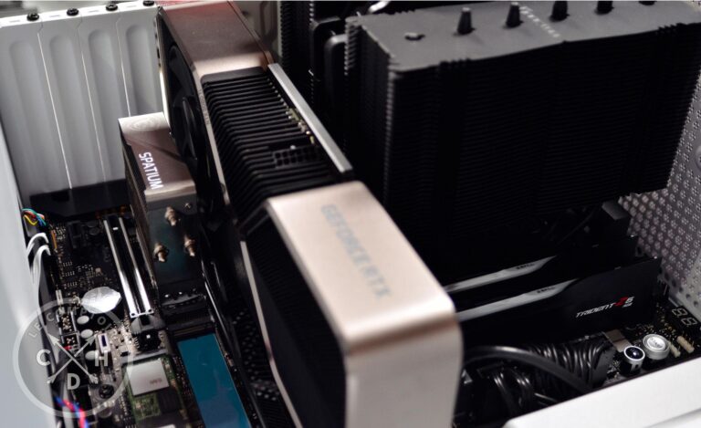 un spatium m570 pro frozr dans un setup, ça donne....